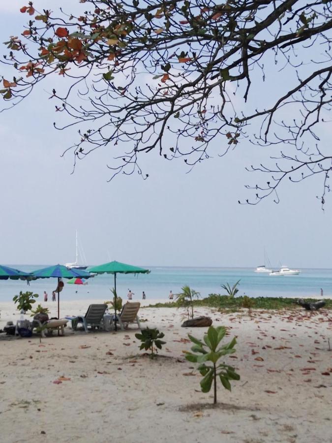 The Apartment At The Title Residencies Naiyang Beach 푸껫 외부 사진